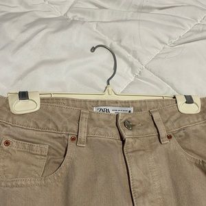 BEIGE ZARA STRAIGHT LEG JEANS 🤍